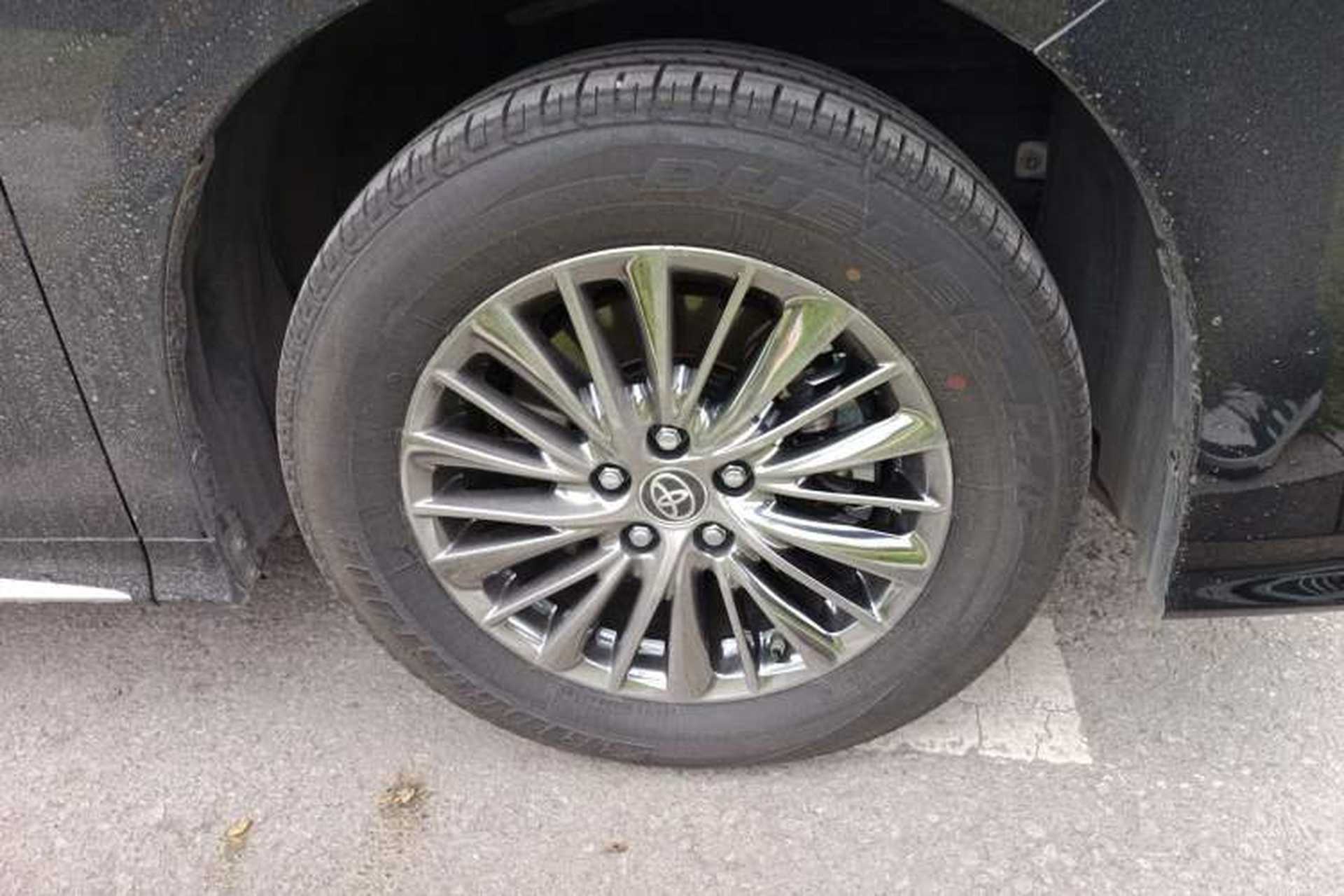 Used Toyota Alphard 2023 Dual-Motor 2.5L Premium Golden Edition Right Front Wheel Hub