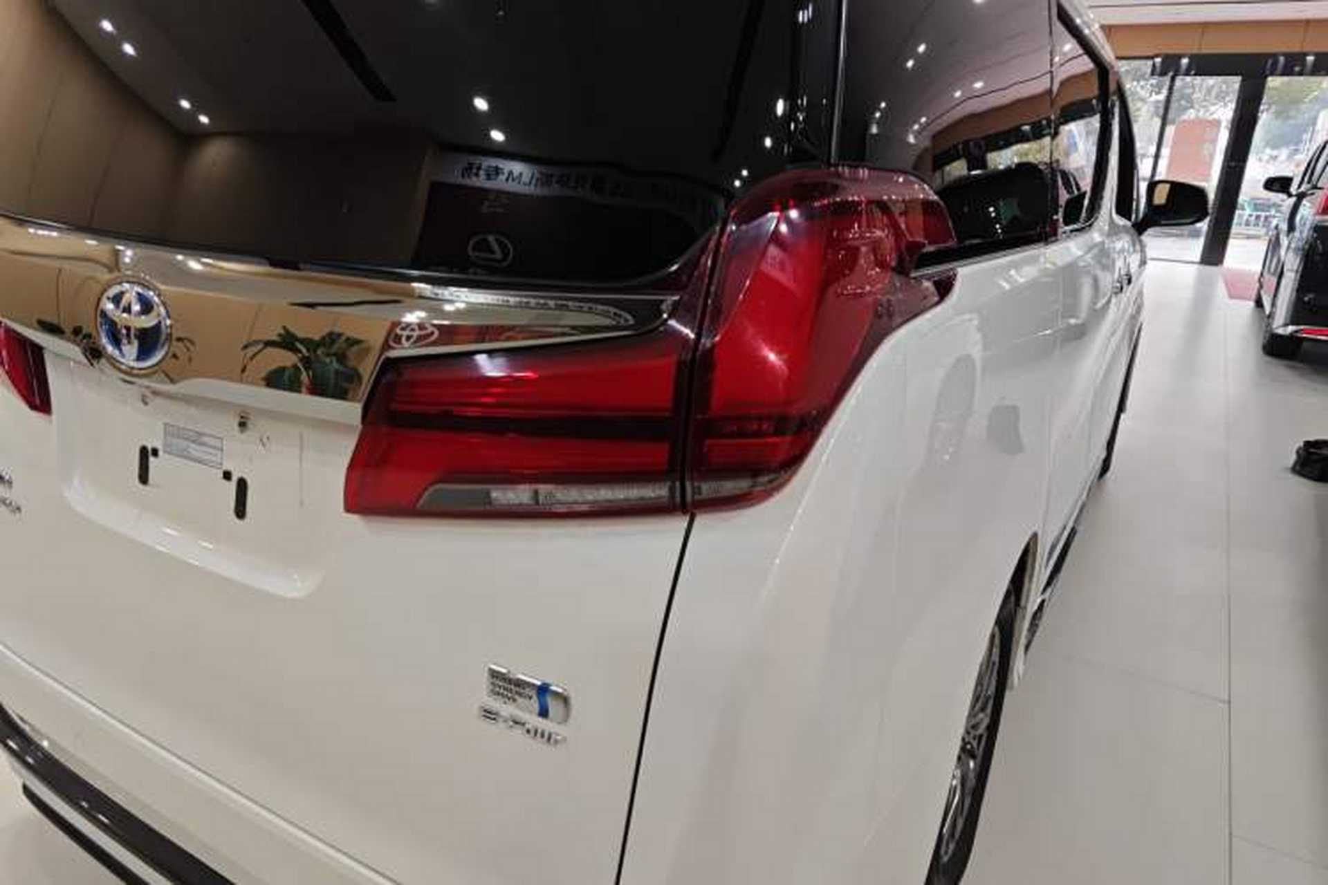 Used Toyota Alphard 2023 Dual-Motor 2.5L Premium Golden Edition Right Rear Taillight