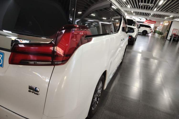 Used Toyota Alphard 2023 Dual-Motor 2.5L Premium Golden Edition Right Rear Taillight