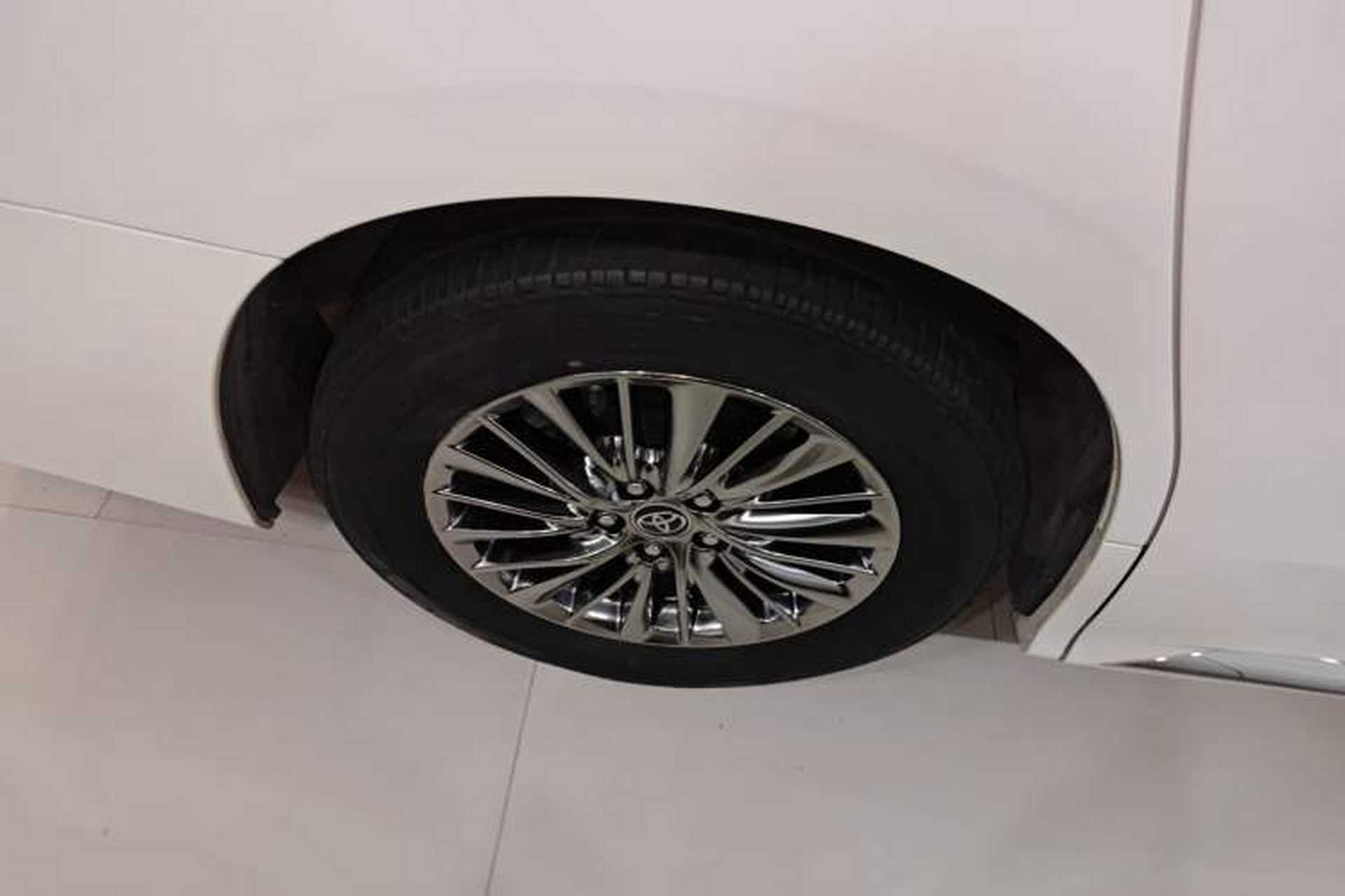 Used Toyota Alphard 2023 Dual-Motor 2.5L Premium Golden Edition Right Rear Wheel Hub