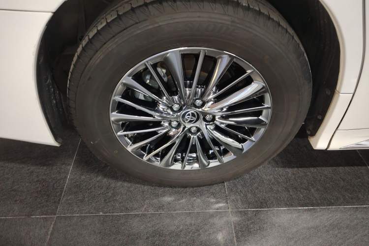 Used Toyota Alphard 2023 Dual-Motor 2.5L Premium Golden Edition Right Rear Wheel Hub