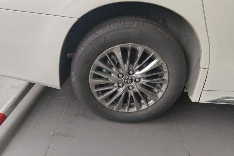 Used Toyota Alphard 2023 Dual-Motor 2.5L Premium Golden Edition Right Rear Wheel Hub