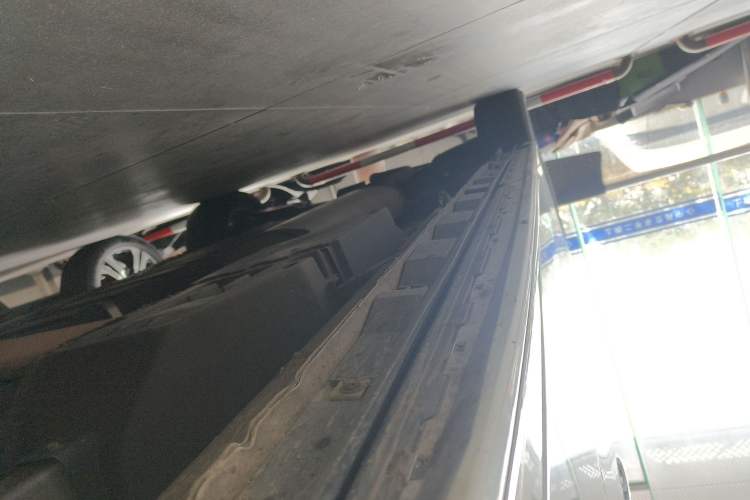 Used Toyota Alphard 2023 Dual-Motor 2.5L Premium Golden Edition Right Side Sill