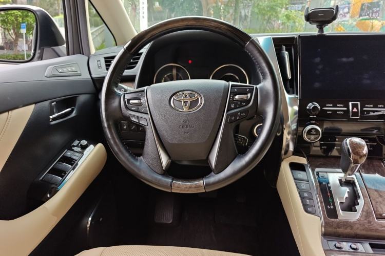 Used Toyota Alphard 2023 Dual-Motor 2.5L Premium Golden Edition Steering Wheel