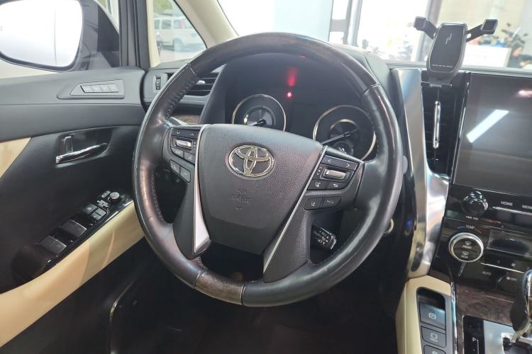 Used Toyota Alphard 2023 Dual-Motor 2.5L Premium Golden Edition Steering Wheel