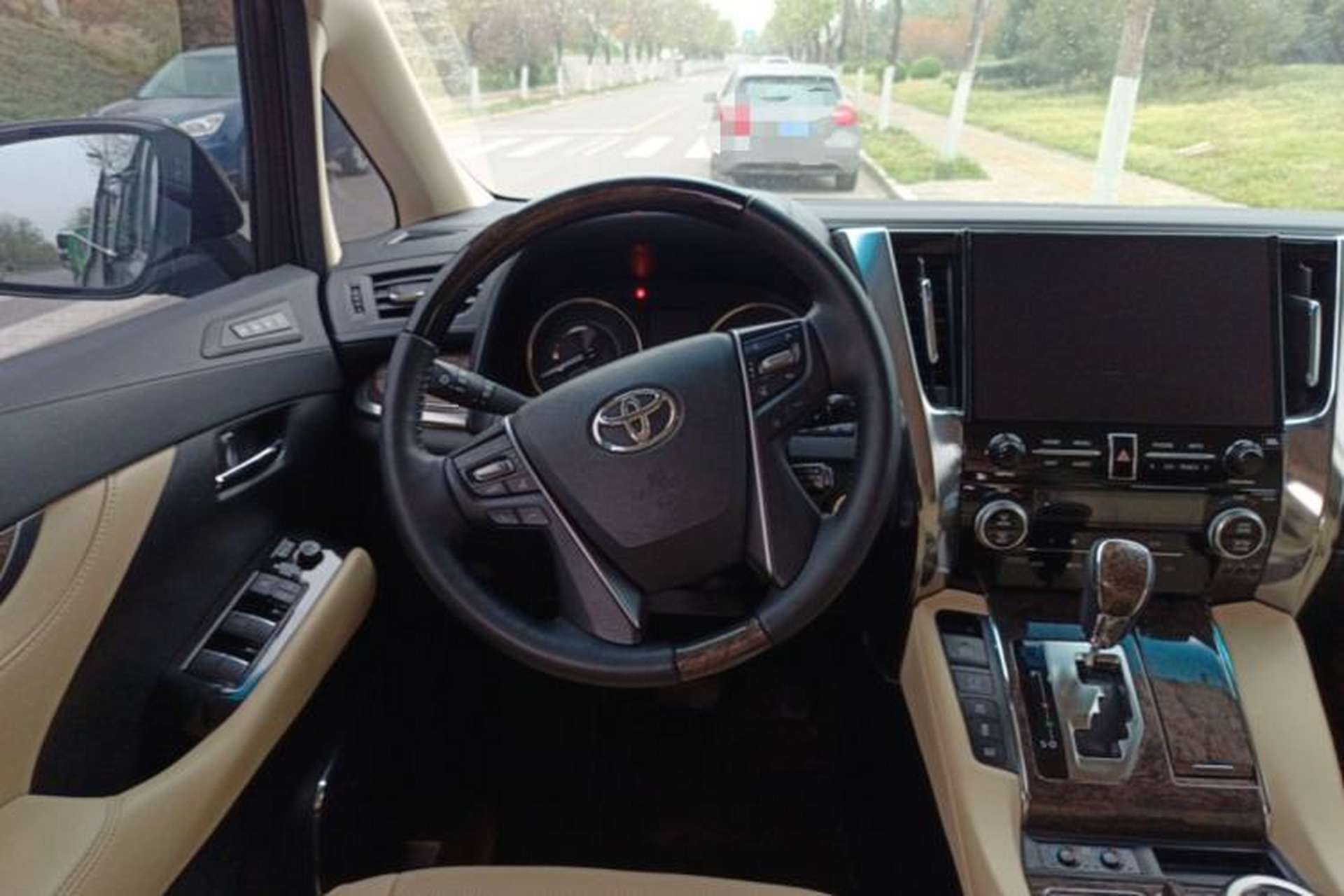 Used Toyota Alphard 2023 Dual-Motor 2.5L Premium Golden Edition Steering Wheel