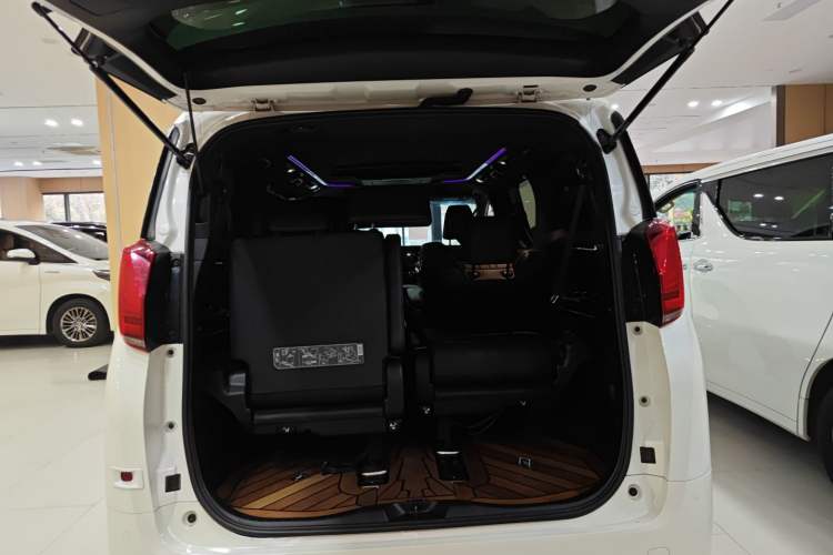 Used Toyota Alphard 2023 Dual-Motor 2.5L Premium Golden Edition Trunk
