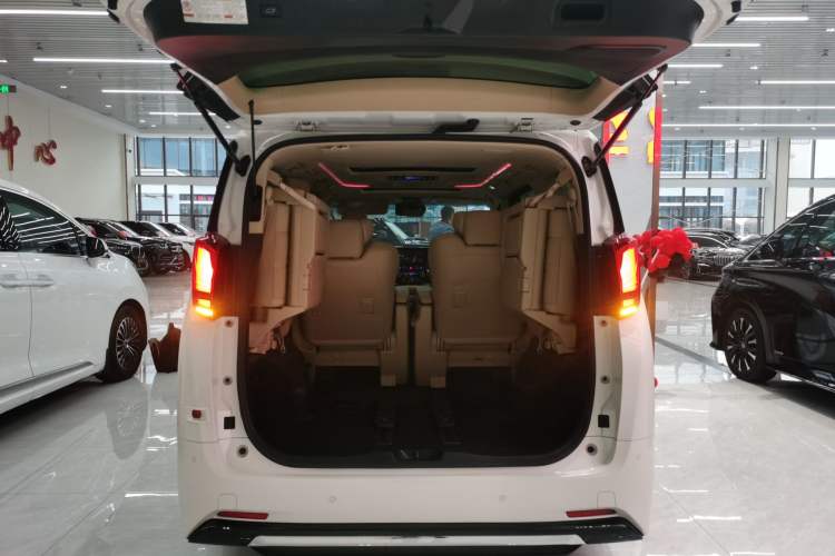 Used Toyota Alphard 2023 Dual-Motor 2.5L Premium Golden Edition Trunk