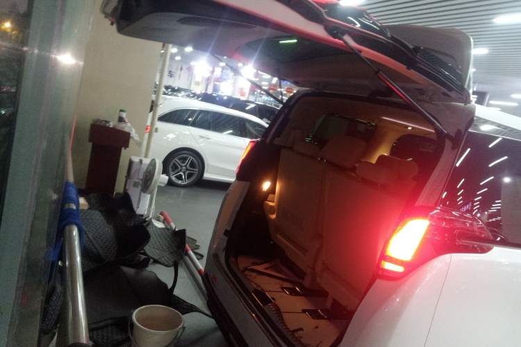 Used Toyota Alphard 2023 Dual-Motor 2.5L Premium Golden Edition Trunk
