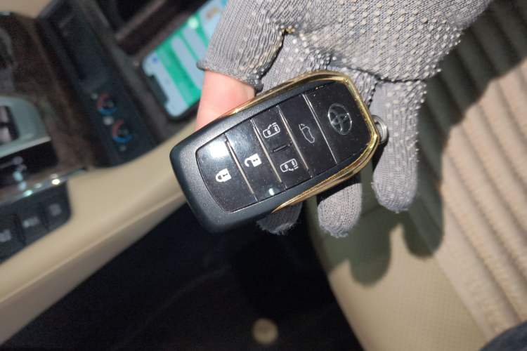 Used Toyota Alphard 2023 Dual-Motor 2.5L Premium Golden Edition Vehicle Key