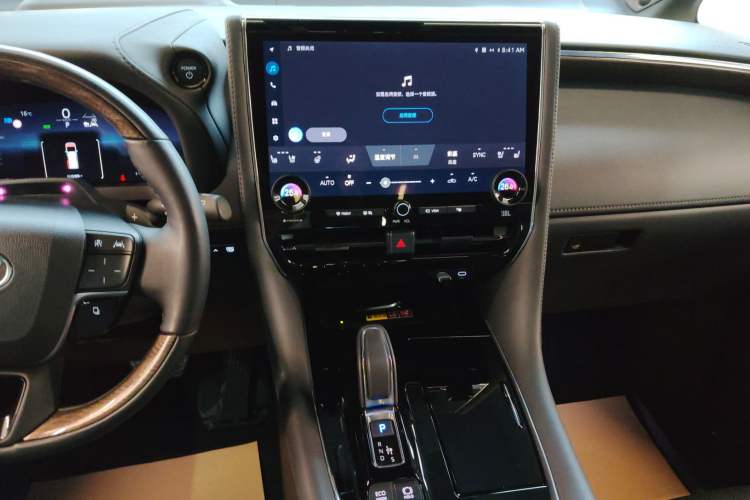 Used Toyota Alphard 2024 Dual-Engine 2.5L Deluxe Edition Audio And AC Panel