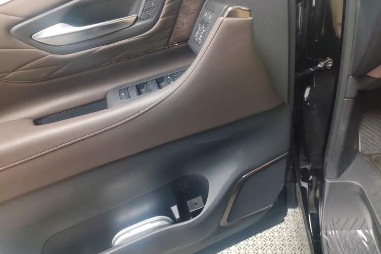 Used Toyota Alphard 2024 Dual-Engine 2.5L Deluxe Edition Audio And AC Panel