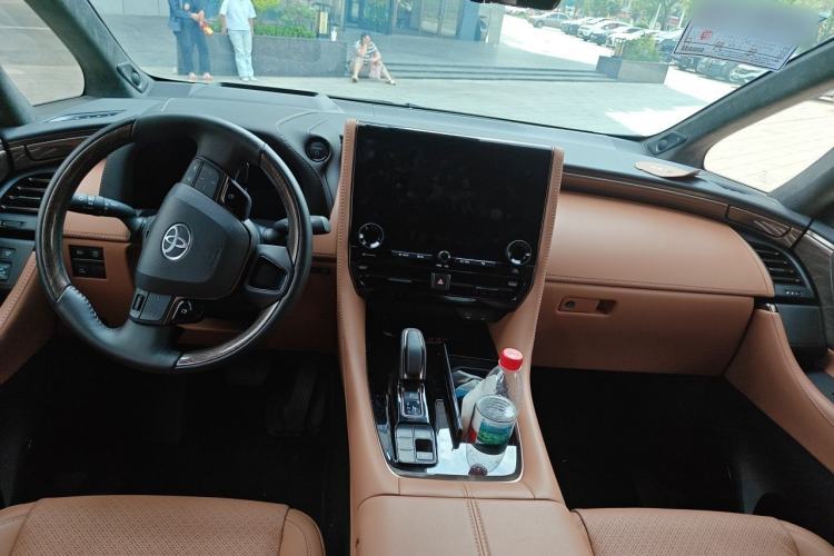 Used Toyota Alphard 2024 Dual-Engine 2.5L Prestige Edition Center Console