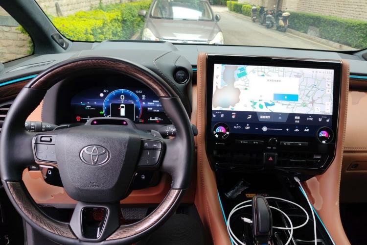 Used Toyota Alphard 2024 Dual-Engine 2.5L Prestige Edition Center Console