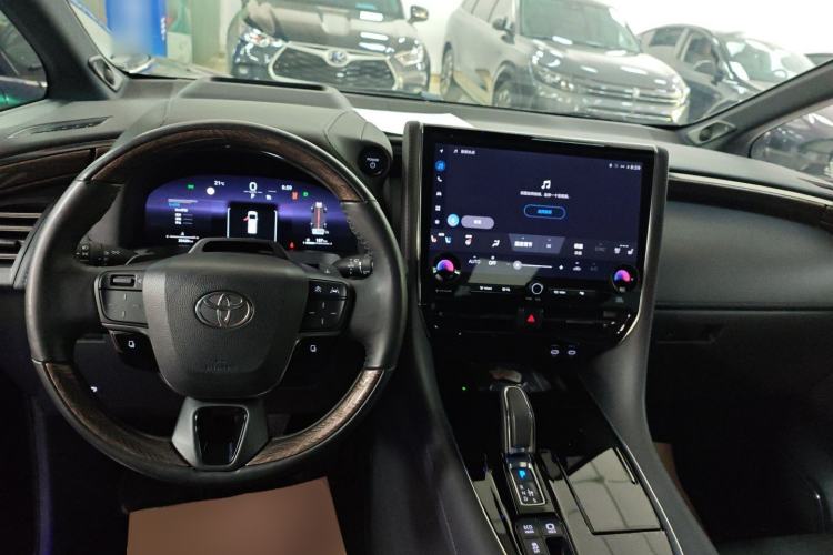 Used Toyota Alphard 2024 Dual-Engine 2.5L Deluxe Edition Center Console