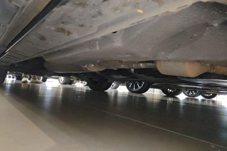 Used Toyota Alphard 2024 Dual-Engine 2.5L Deluxe Edition Chassis Front Right