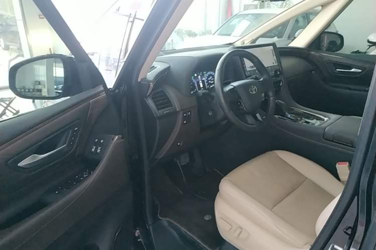 Used Toyota Alphard 2024 Dual-Engine 2.5L Deluxe Edition Driver Seat