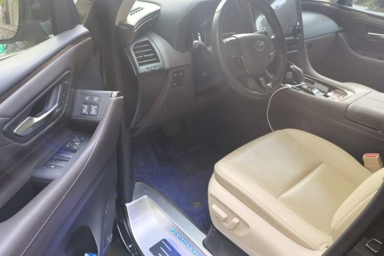 Used Toyota Alphard 2024 Dual-Engine 2.5L Deluxe Edition Driver Seat