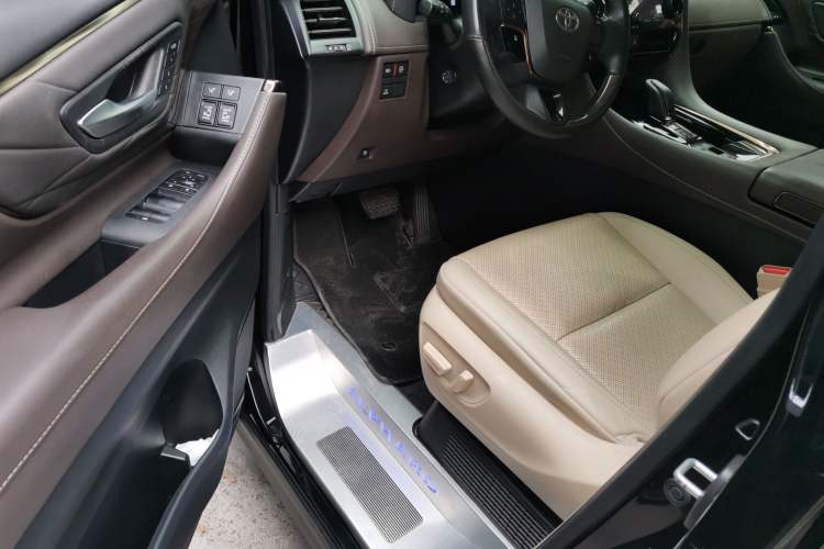 Used Toyota Alphard 2024 Dual-Engine 2.5L Prestige Edition Driver Seat
