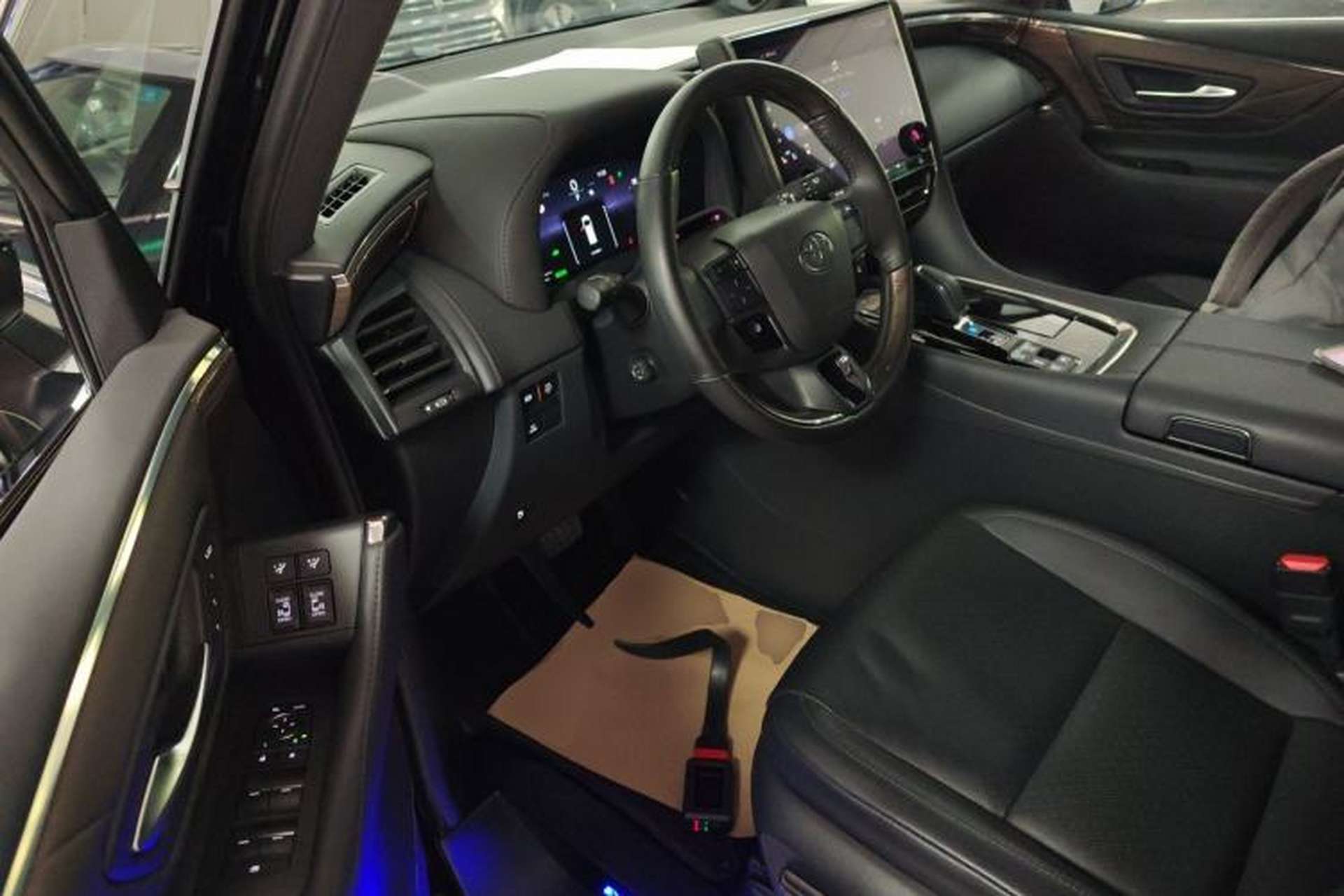 Used Toyota Alphard 2024 Dual-Engine 2.5L Deluxe Edition Driver Seat