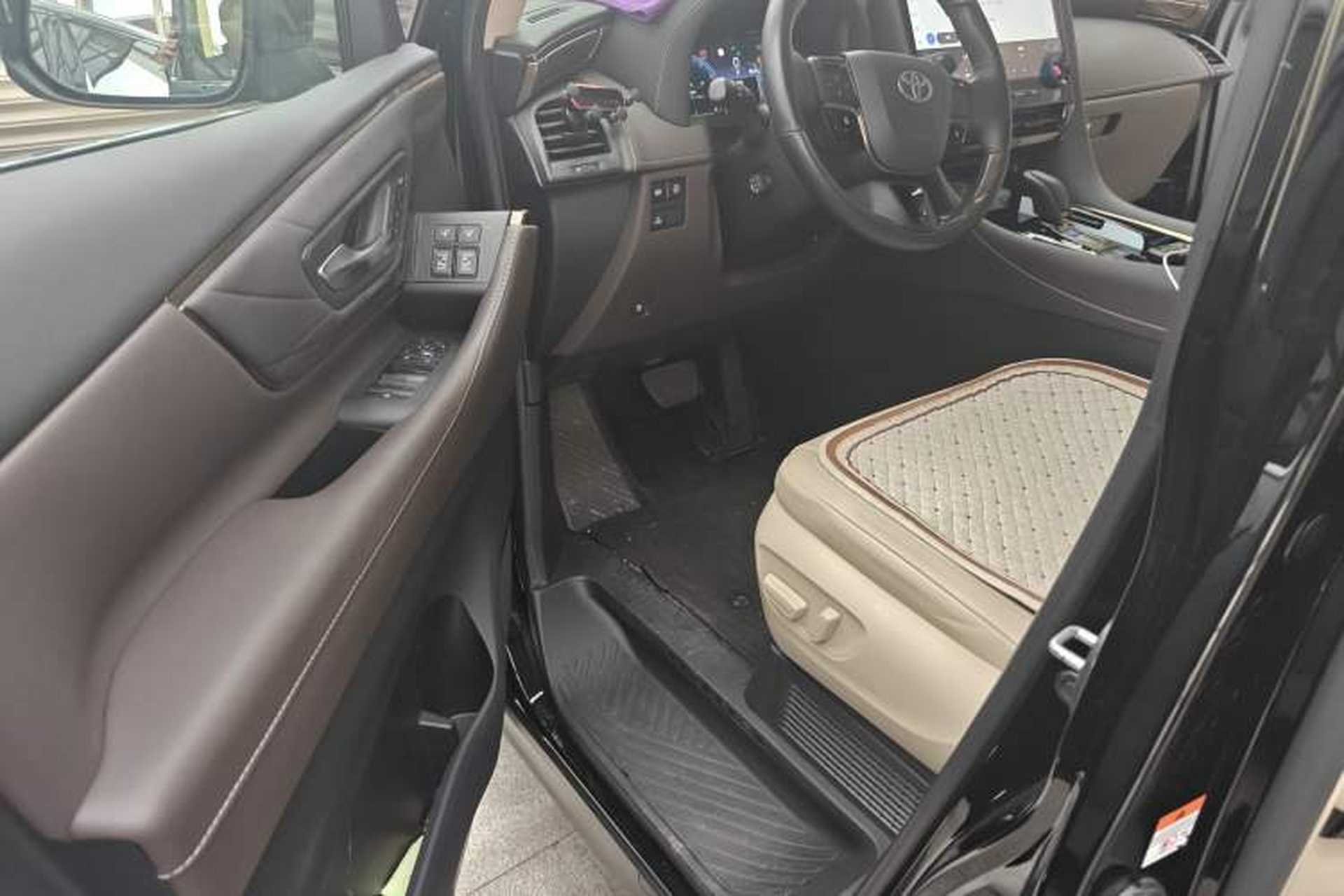 Used Toyota Alphard 2024 Dual-Engine 2.5L Deluxe Edition Driver Seat