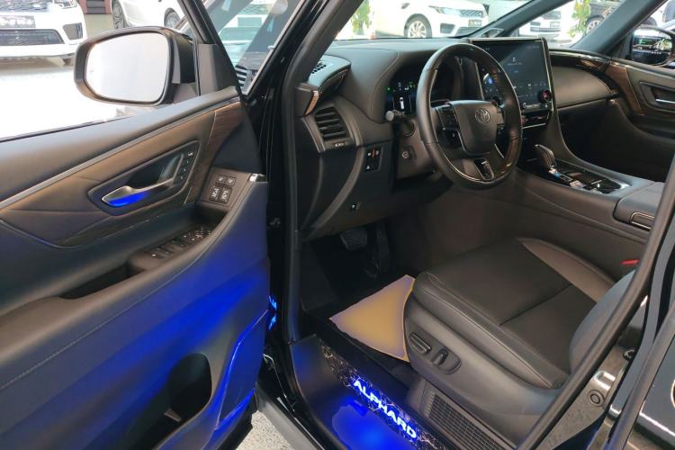 Used Toyota Alphard 2024 Dual-Engine 2.5L Deluxe Edition Driver Seat