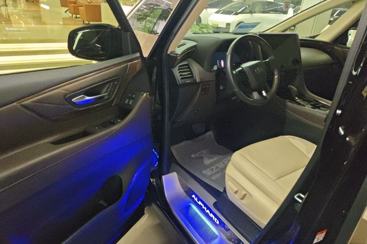 Used Toyota Alphard 2024 Dual-Engine 2.5L Deluxe Edition Driver Seat