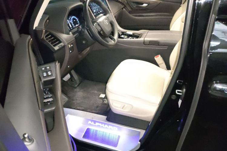 Used Toyota Alphard 2024 Dual-Engine 2.5L Deluxe Edition Driver Seat