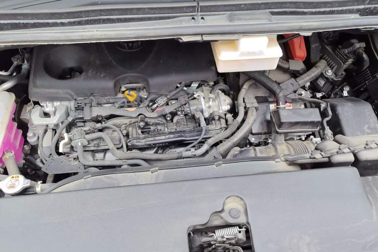 Used Toyota Alphard 2024 Dual-Engine 2.5L Deluxe Edition Engine Bay