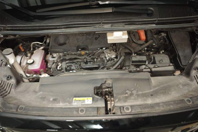Used Toyota Alphard 2024 Dual-Engine 2.5L Deluxe Edition Engine Bay