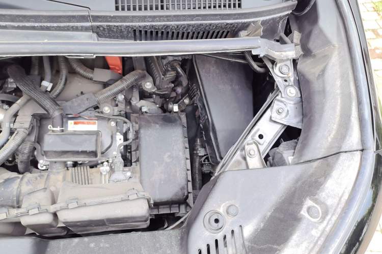 Used Toyota Alphard 2024 Dual-Engine 2.5L Deluxe Edition Engine Bay Left