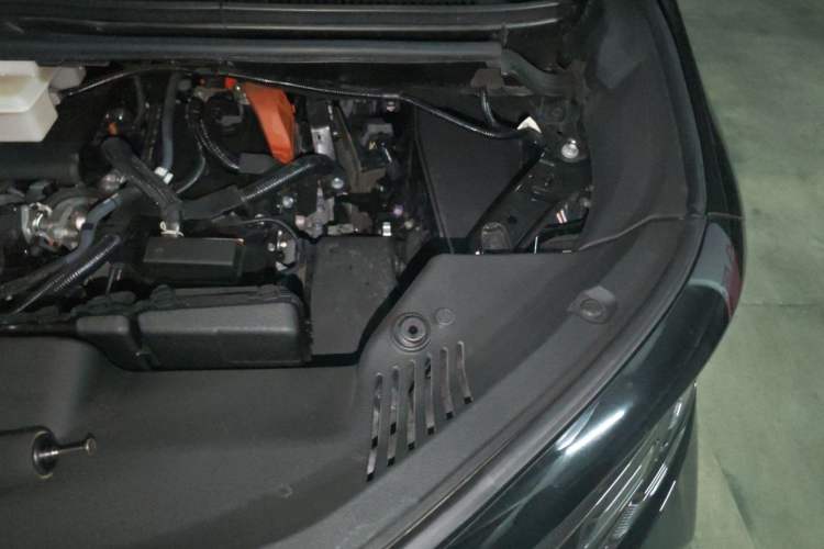 Used Toyota Alphard 2024 Dual-Engine 2.5L Deluxe Edition Engine Bay Left