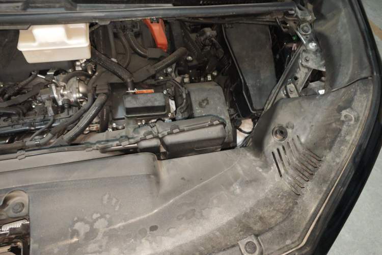 Used Toyota Alphard 2024 Dual-Engine 2.5L Deluxe Edition Engine Bay Left