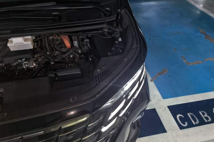 Used Toyota Alphard 2024 Dual-Engine 2.5L Prestige Edition Engine Bay Left