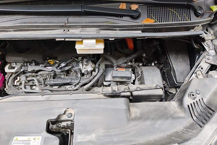 Used Toyota Alphard 2024 Dual-Engine 2.5L Deluxe Edition Engine Bay Left