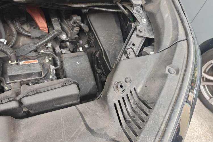 Used Toyota Alphard 2024 Dual-Engine 2.5L Deluxe Edition Engine Bay Left