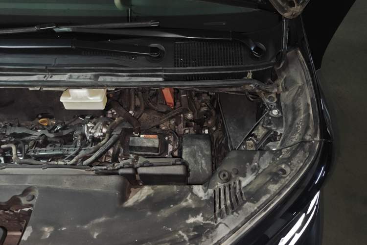 Used Toyota Alphard 2024 Dual-Engine 2.5L Prestige Edition Engine Bay Left