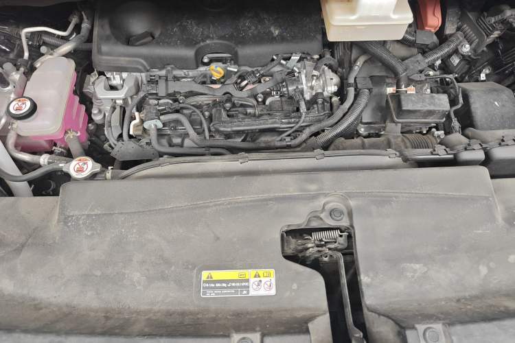 Used Toyota Alphard 2024 Dual-Engine 2.5L Deluxe Edition Engine Bay