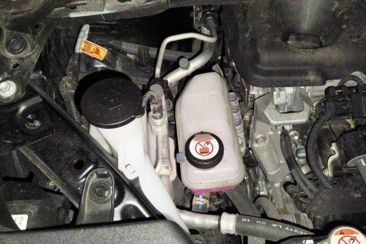 Used Toyota Alphard 2024 Dual-Engine 2.5L Deluxe Edition Engine Bay Right