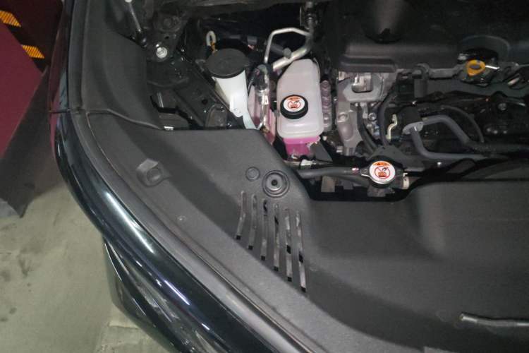 Used Toyota Alphard 2024 Dual-Engine 2.5L Deluxe Edition Engine Bay Right
