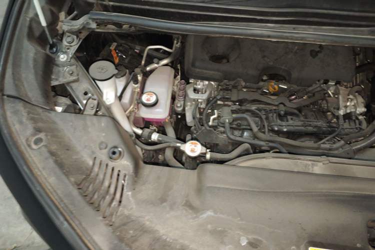 Used Toyota Alphard 2024 Dual-Engine 2.5L Deluxe Edition Engine Bay Right