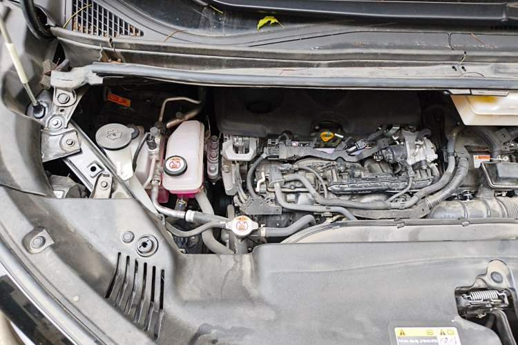 Used Toyota Alphard 2024 Dual-Engine 2.5L Deluxe Edition Engine Bay Right