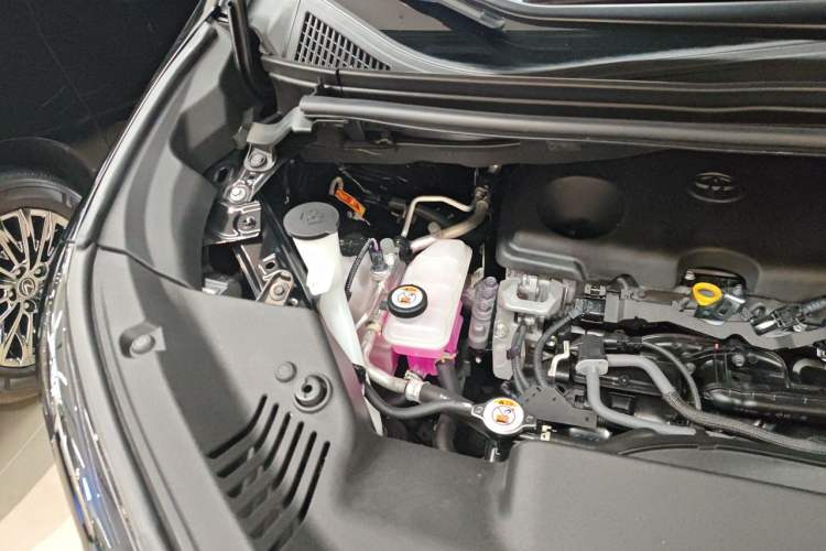 Used Toyota Alphard 2024 Dual-Engine 2.5L Deluxe Edition Engine Bay Right