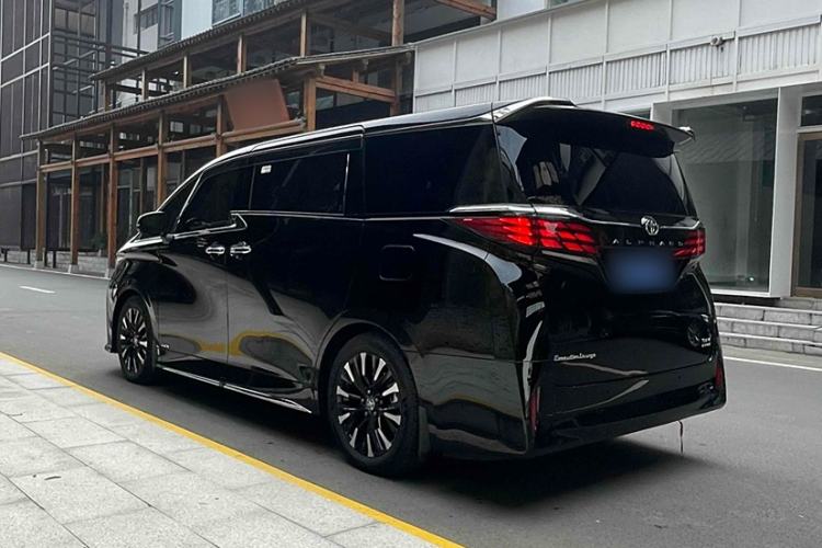 Used Toyota Alphard 2024 Dual-Engine 2.5L Deluxe Edition Exterior 2