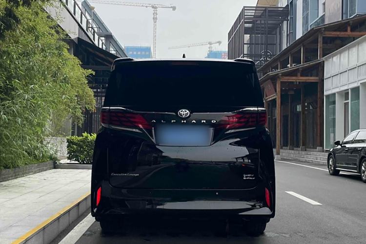 Used Toyota Alphard 2024 Dual-Engine 2.5L Deluxe Edition Exterior 3