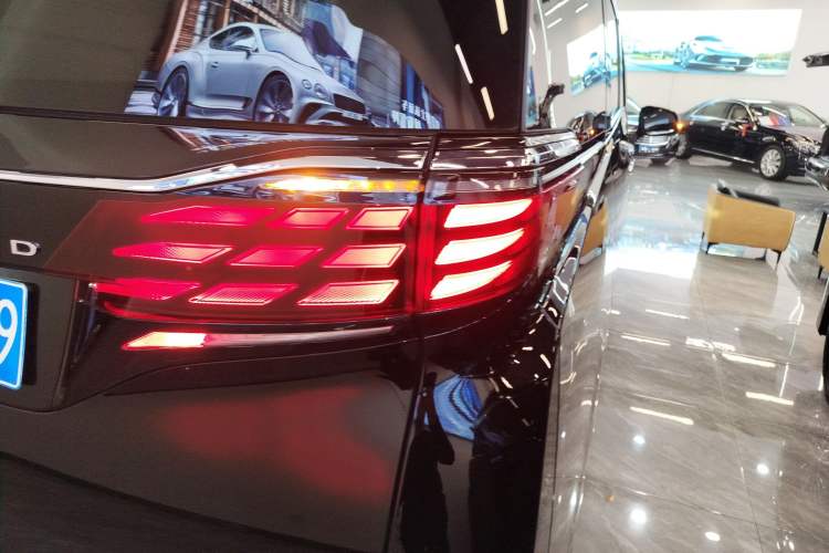 Used Toyota Alphard 2024 Dual-Engine 2.5L Prestige Edition Exterior 3