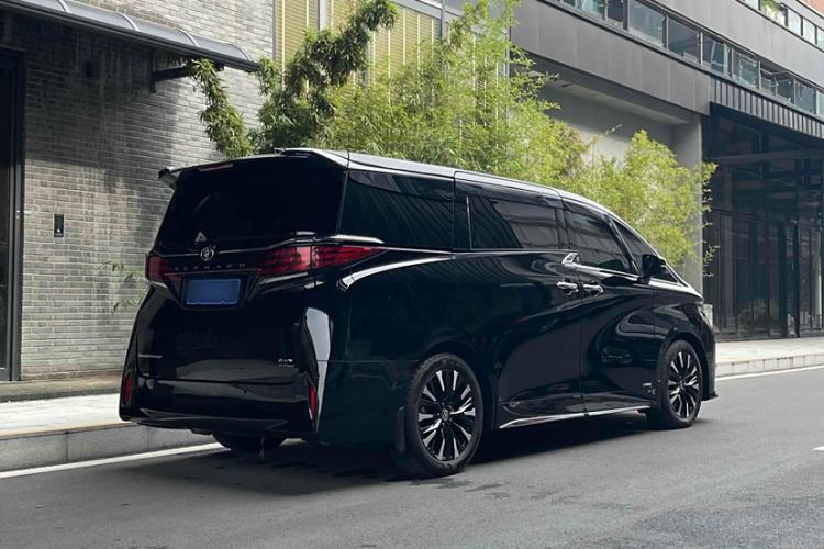 Used Toyota Alphard 2024 Dual-Engine 2.5L Deluxe Edition Exterior 4