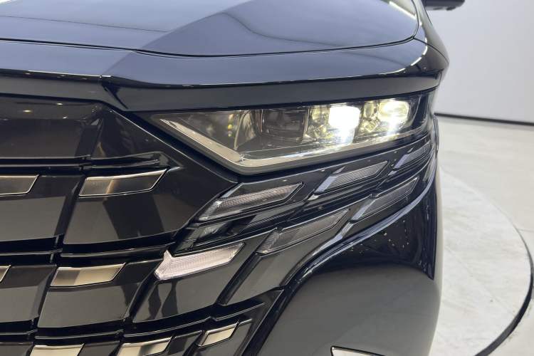Used Toyota Alphard 2024 Dual-Engine 2.5L Prestige Edition Exterior 6
