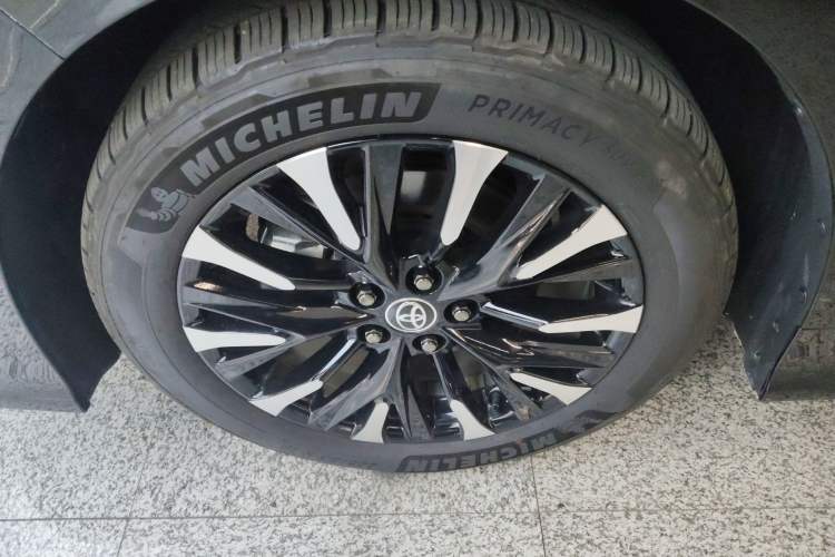Used Toyota Alphard 2024 Dual-Engine 2.5L Deluxe Edition Exterior 7