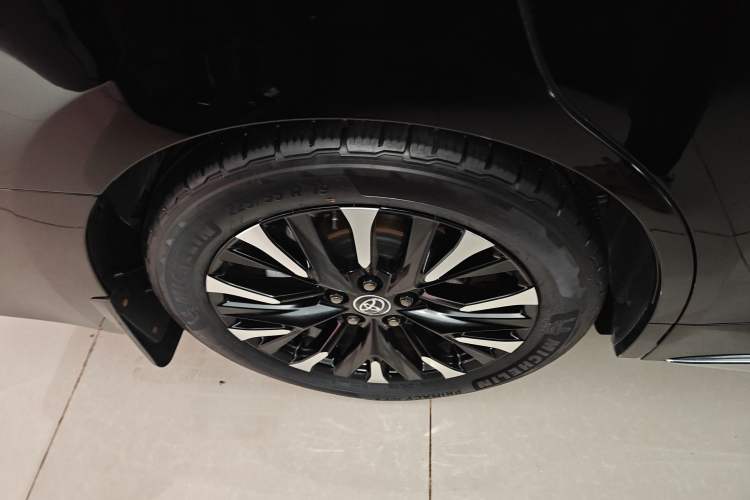 Used Toyota Alphard 2024 Dual-Engine 2.5L Prestige Edition Exterior 8